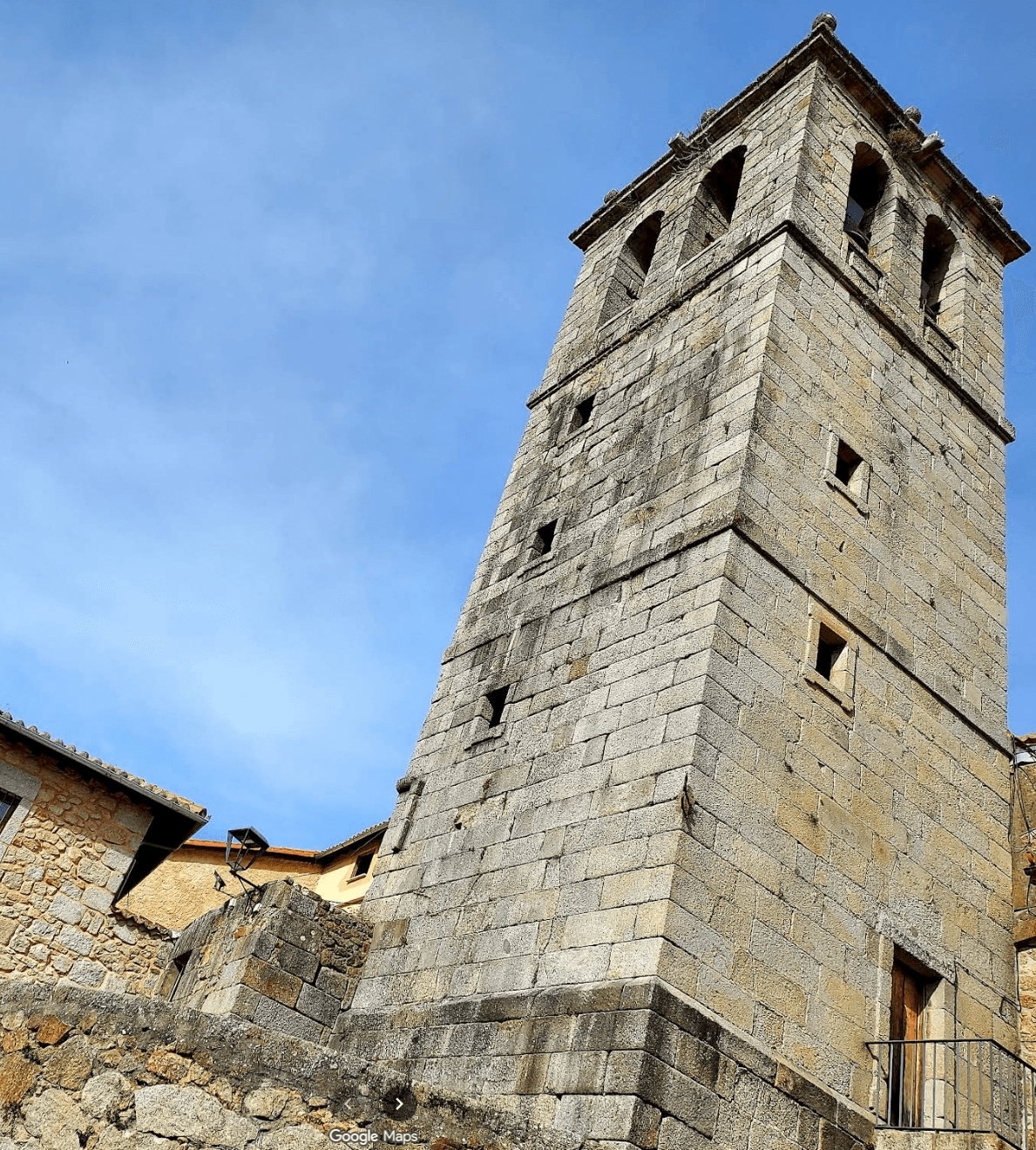 Iglesia de Santiago y San Ginés de Arlés