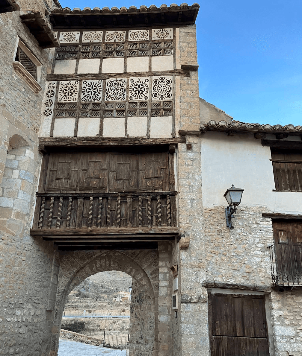 Muralla y Portal de las Monjas
