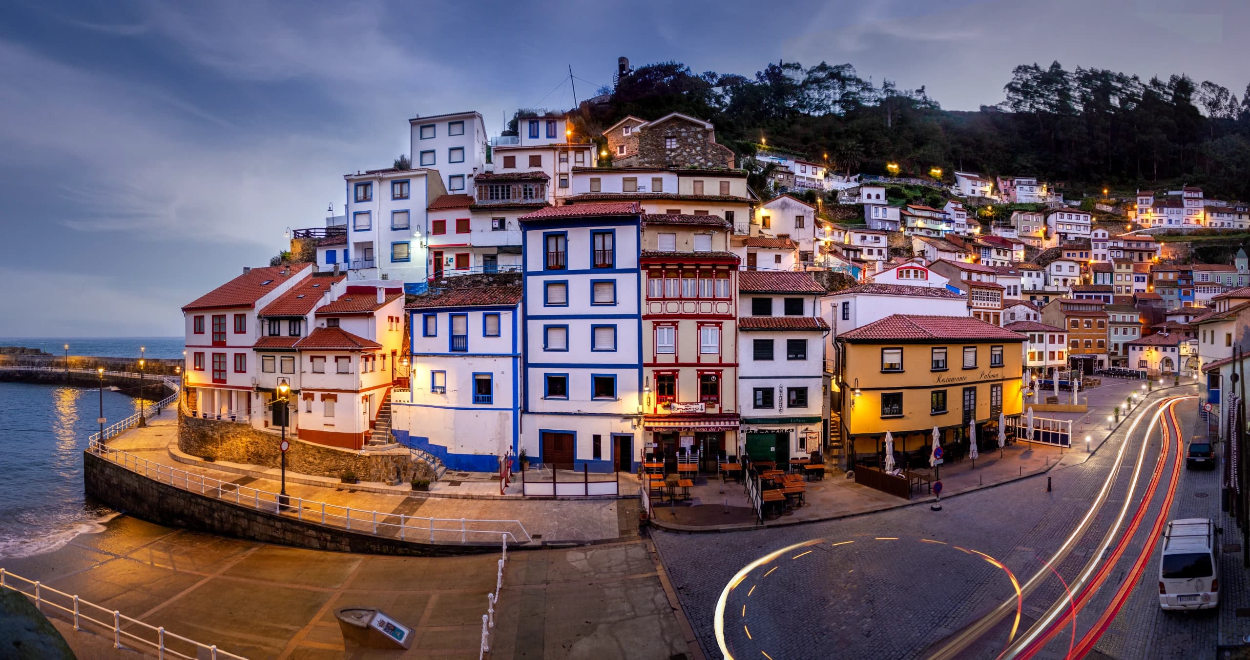 Puerto y Anfiteatro de Cudillero