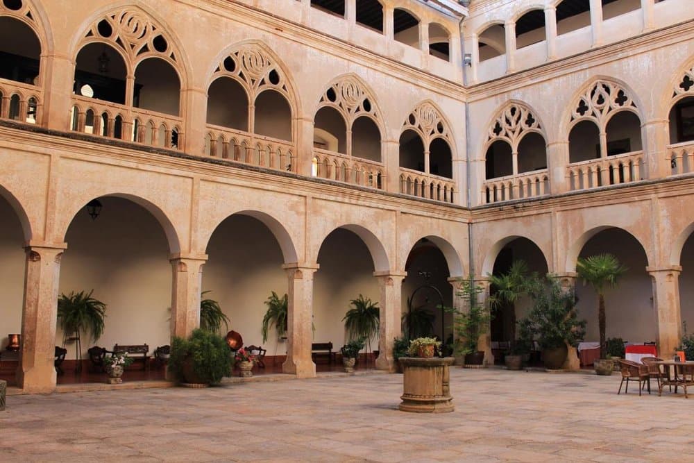 Claustro Gótico