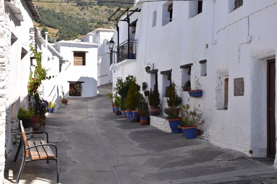 Un Viaje a la Historia y Belleza de la Alpujarra, la Puerta de Sierra Nevada