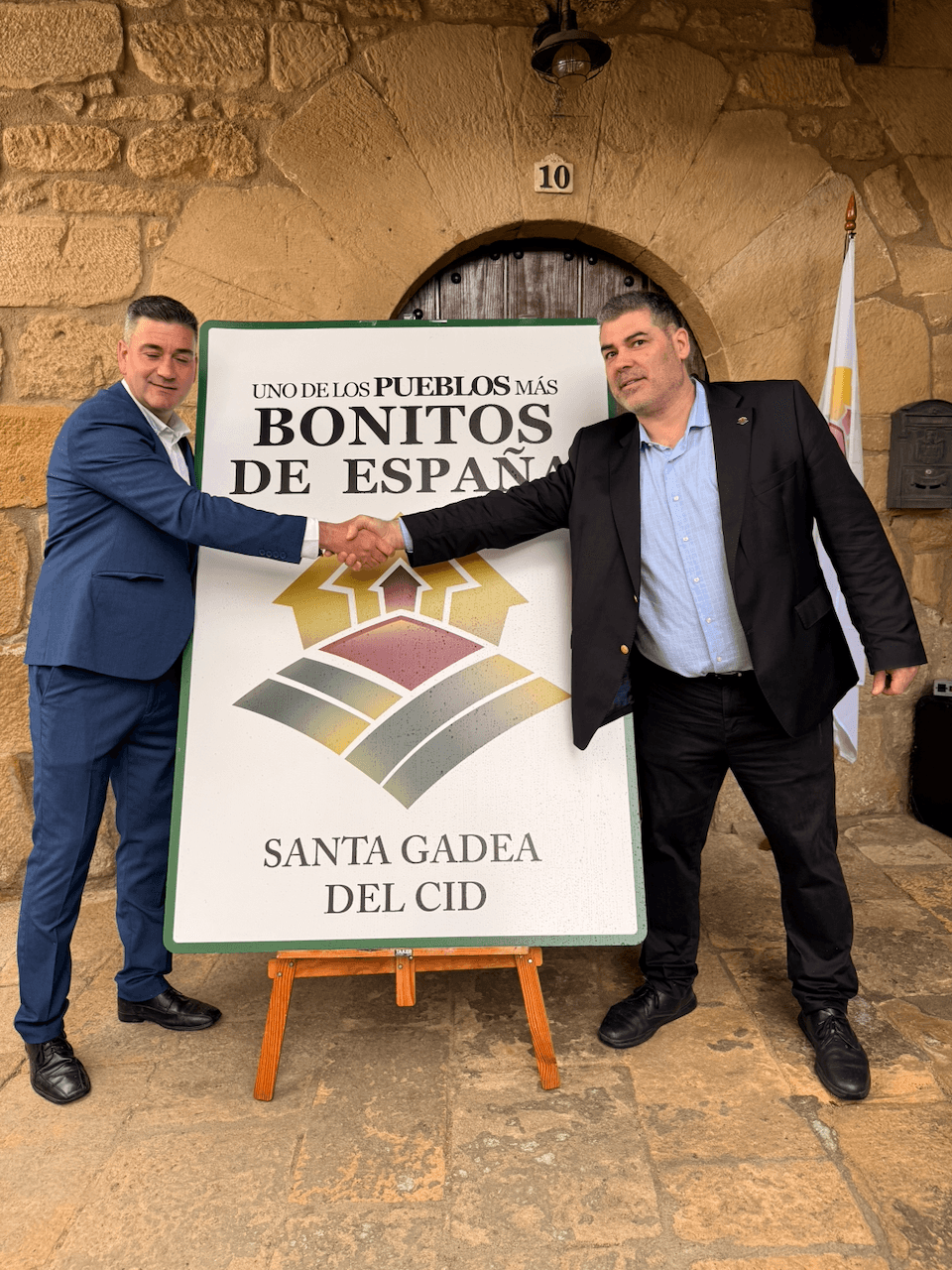 Santa Gadea del Cid celebra con orgullo su entrada en Los Pueblos Más Bonitos de España