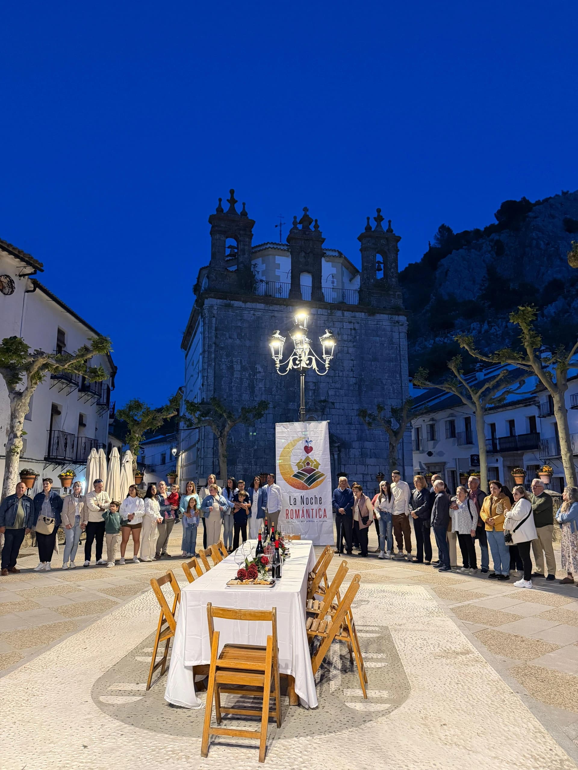 ¡El amor está en el aire! Los Pueblos más Bonitos de España presentan el vídeo oficial de 'La Noche Romántica' junto a la artista Tamara