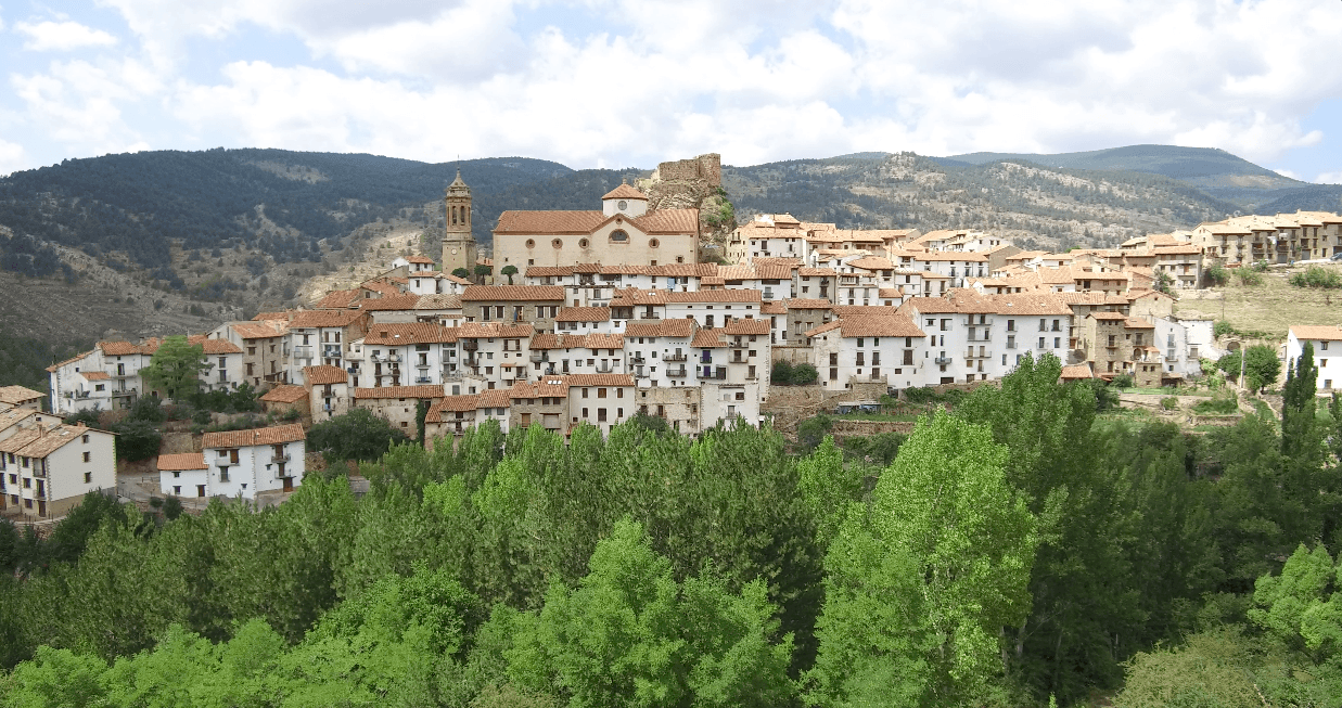 "Linares de Mora, alma de fortaleza"
