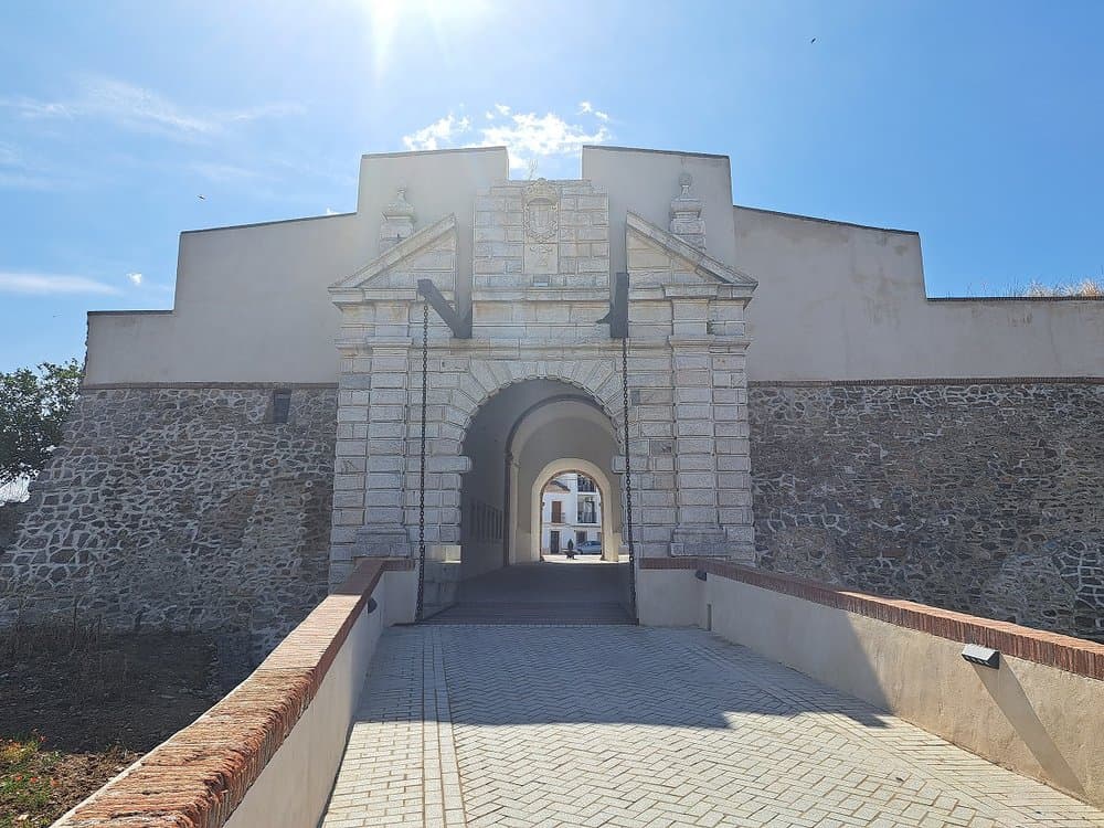 Mur bastionat i Porta del Calvari